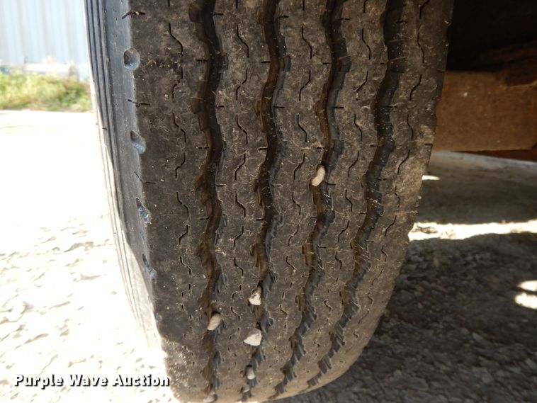 image for item DI7626 2001 United UXT enclosed cargo trailer