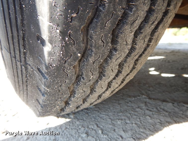 image for item DI7626 2001 United UXT enclosed cargo trailer