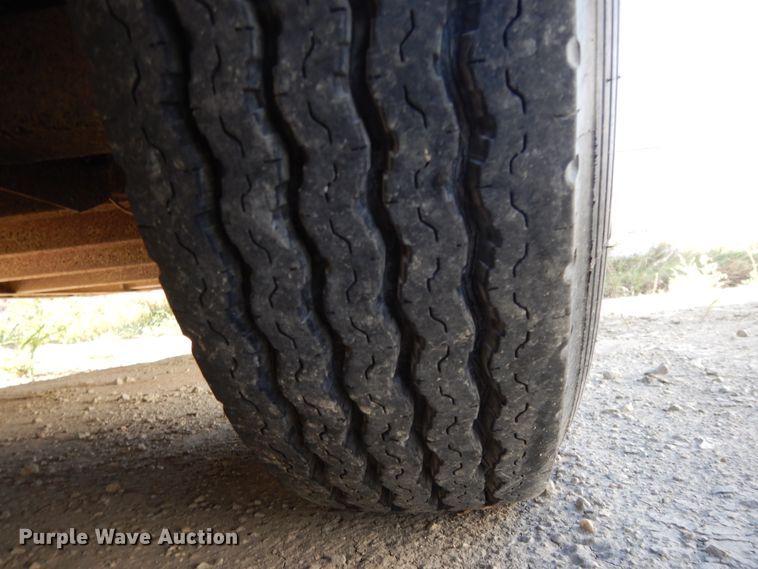 image for item DI7626 2001 United UXT enclosed cargo trailer