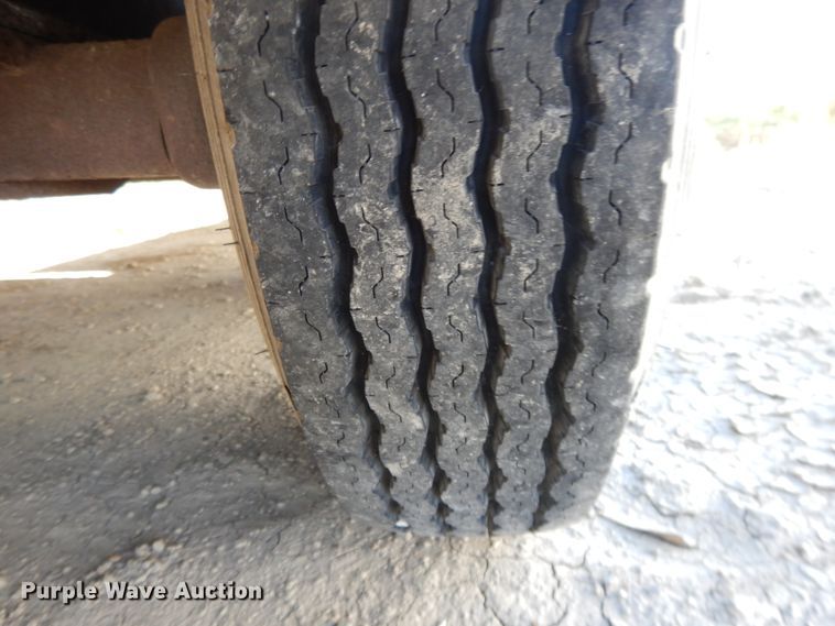 image for item DI7626 2001 United UXT enclosed cargo trailer