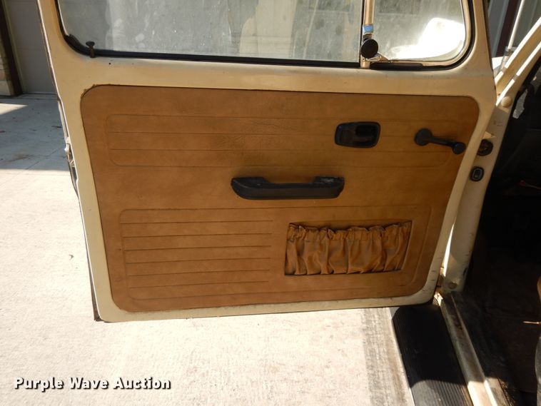 image for item DI7629 1973 Volkswagen Super Beetle