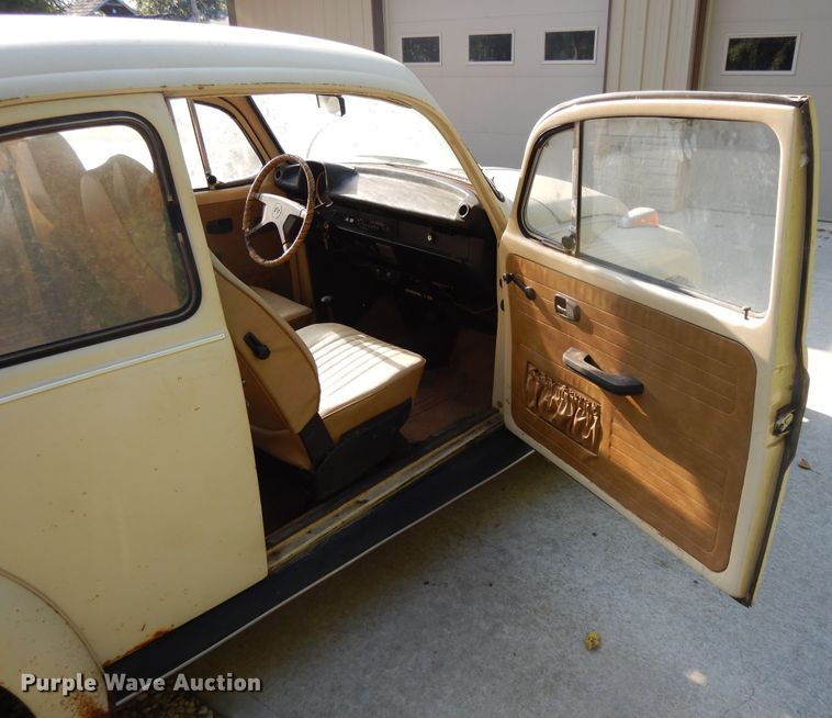 image for item DI7629 1973 Volkswagen Super Beetle