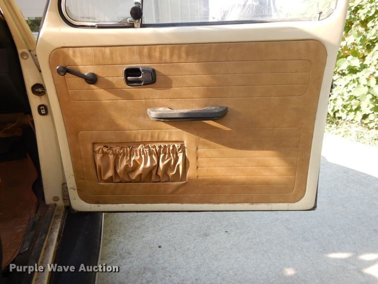 image for item DI7629 1973 Volkswagen Super Beetle