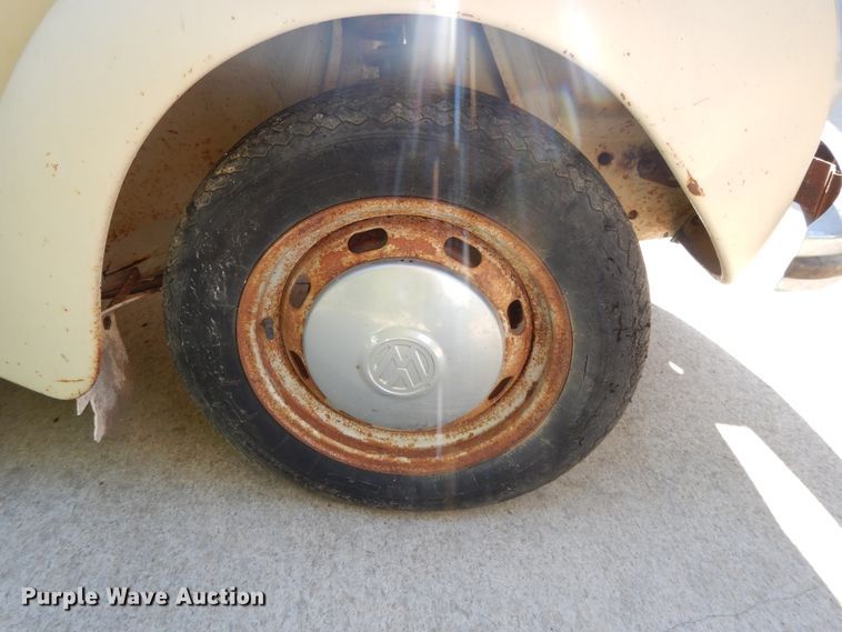 image for item DI7629 1973 Volkswagen Super Beetle