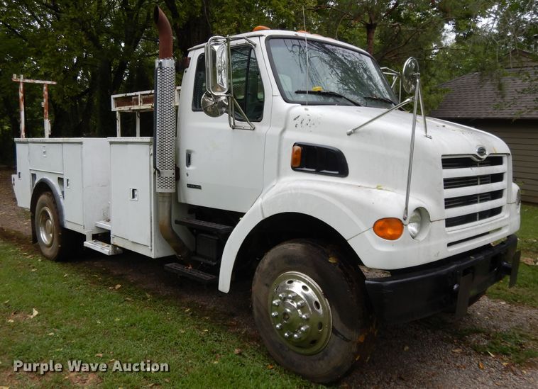 image for item DI7661 2000 Sterling L-Line  utility truck