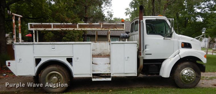image for item DI7661 2000 Sterling L-Line  utility truck