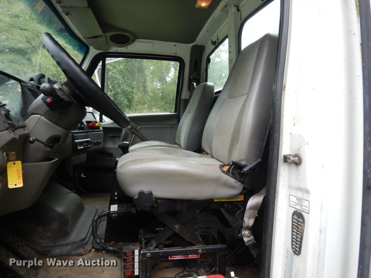 image for item DI7661 2000 Sterling L-Line  utility truck