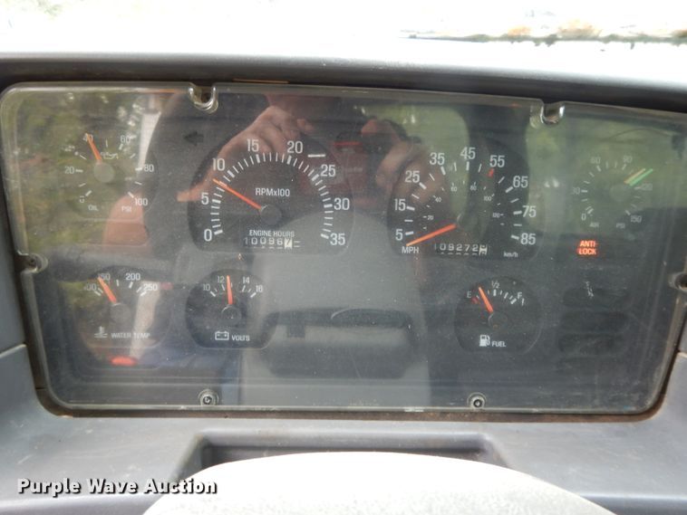 image for item DI7661 2000 Sterling L-Line  utility truck