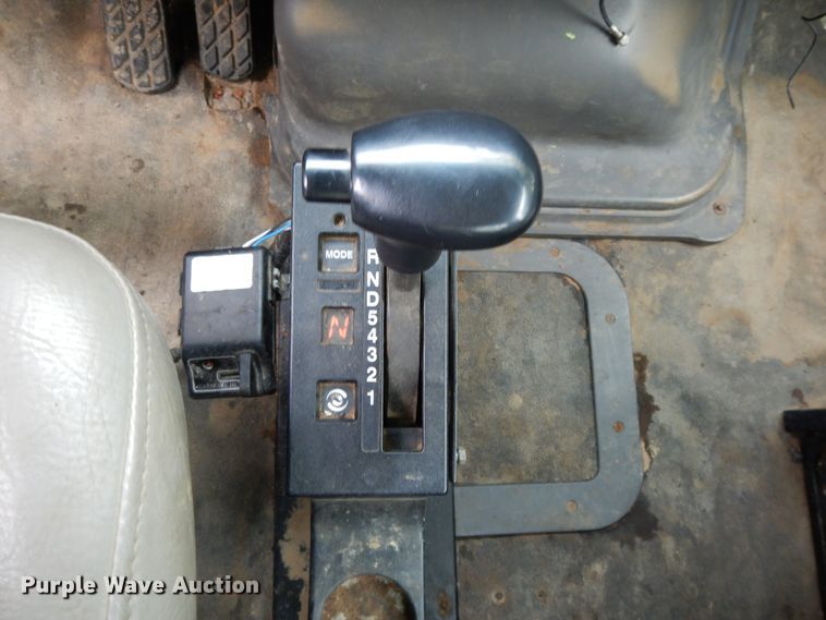 image for item DI7661 2000 Sterling L-Line  utility truck