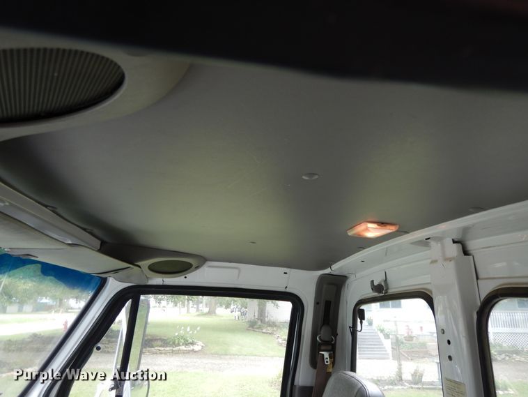 image for item DI7661 2000 Sterling L-Line  utility truck