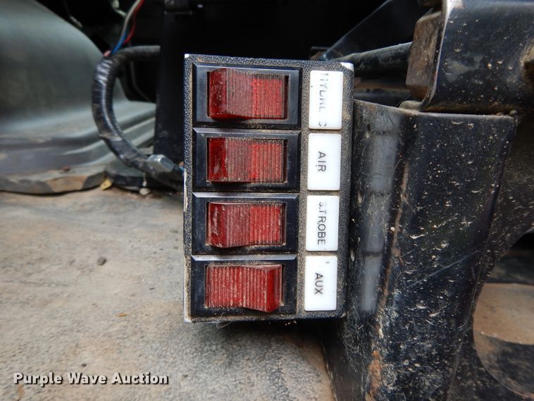 image for item DI7661 2000 Sterling L-Line  utility truck