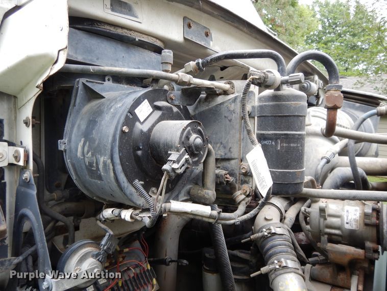 image for item DI7661 2000 Sterling L-Line  utility truck