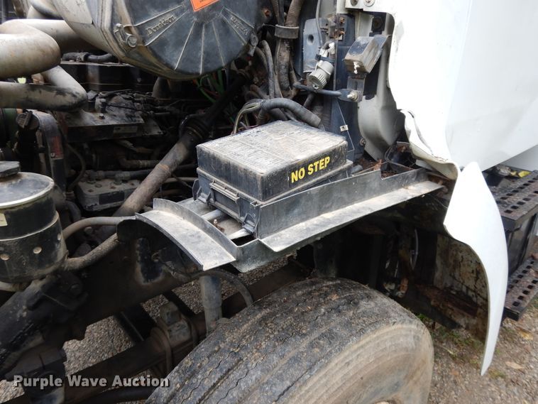 image for item DI7661 2000 Sterling L-Line  utility truck