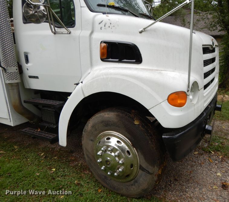 image for item DI7661 2000 Sterling L-Line  utility truck
