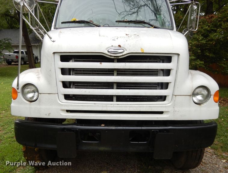 image for item DI7661 2000 Sterling L-Line  utility truck