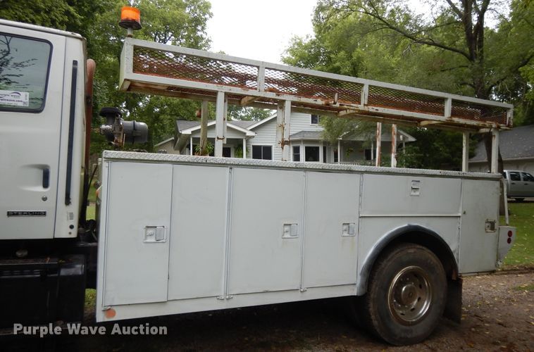 image for item DI7661 2000 Sterling L-Line  utility truck