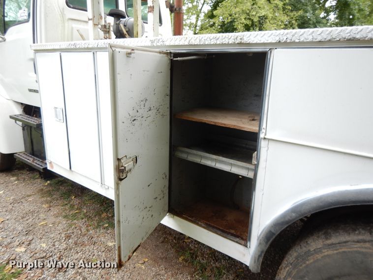 image for item DI7661 2000 Sterling L-Line  utility truck