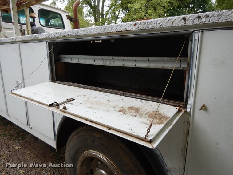 image for item DI7661 2000 Sterling L-Line  utility truck