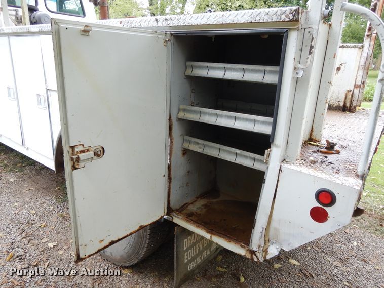 image for item DI7661 2000 Sterling L-Line  utility truck