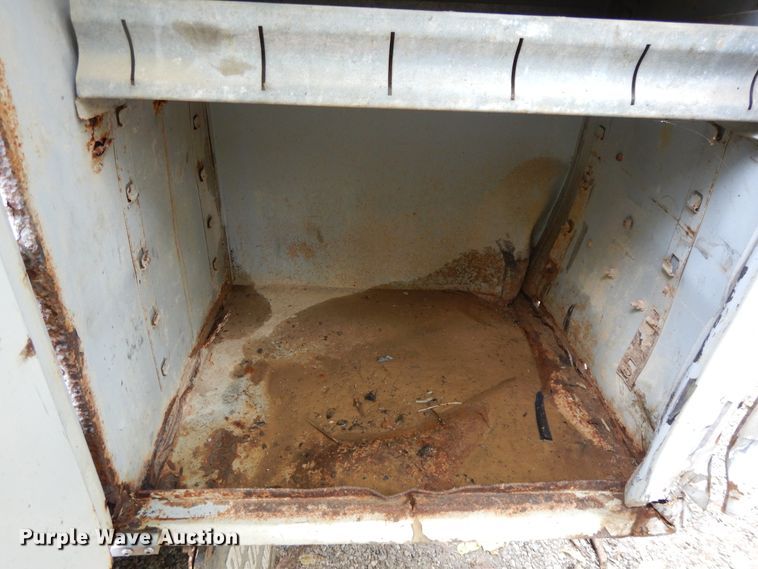 image for item DI7661 2000 Sterling L-Line  utility truck