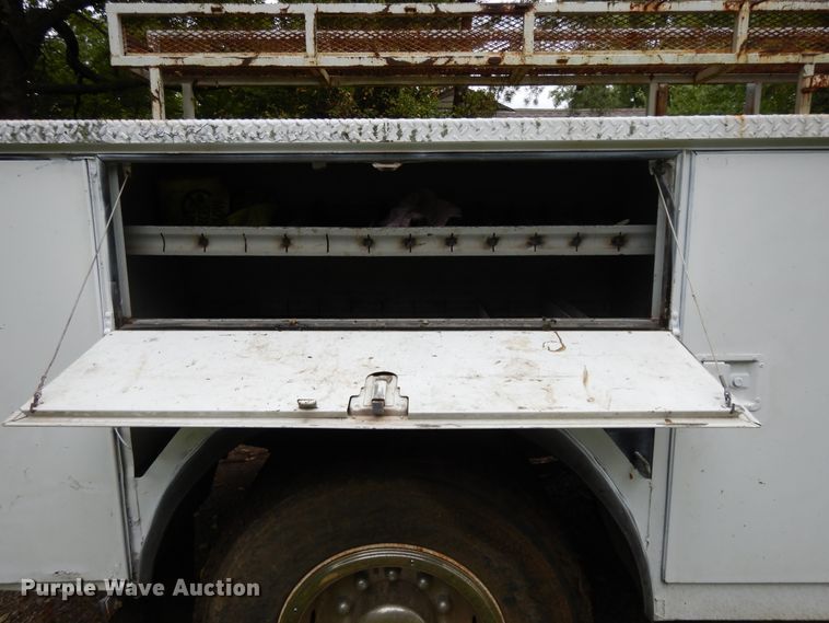 image for item DI7661 2000 Sterling L-Line  utility truck