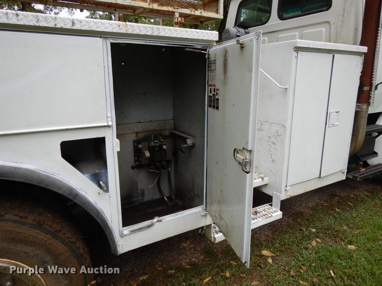 image for item DI7661 2000 Sterling L-Line  utility truck