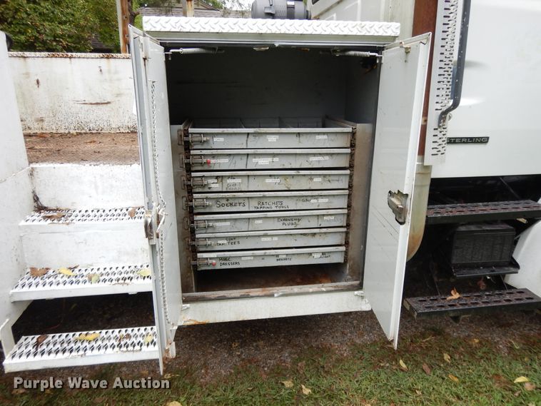 image for item DI7661 2000 Sterling L-Line  utility truck