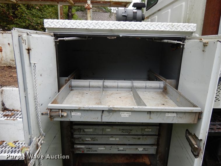 image for item DI7661 2000 Sterling L-Line  utility truck