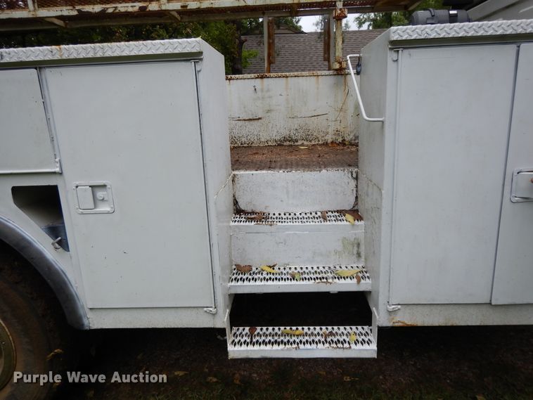 image for item DI7661 2000 Sterling L-Line  utility truck