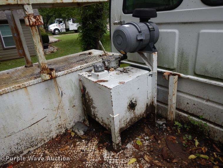 image for item DI7661 2000 Sterling L-Line  utility truck