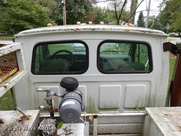 image for item DI7661 2000 Sterling L-Line  utility truck