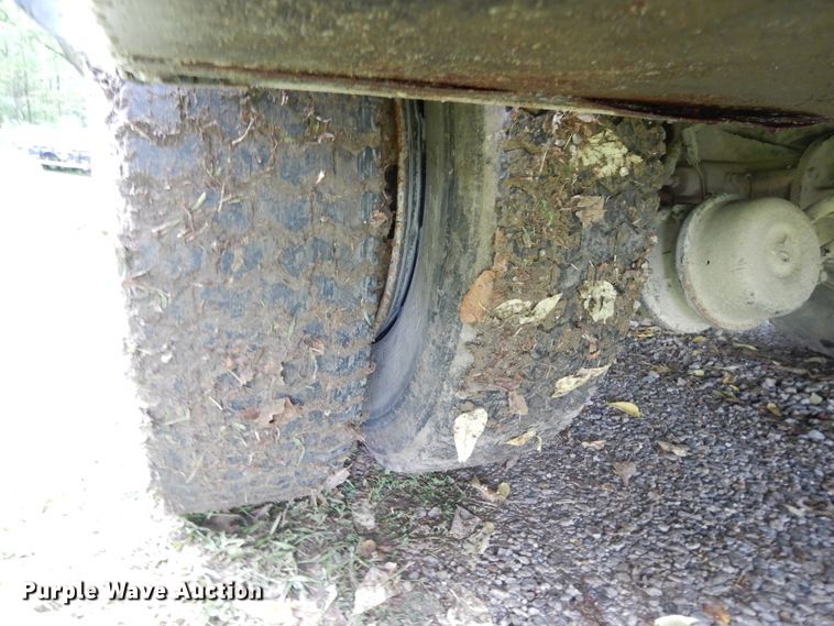 image for item DI7661 2000 Sterling L-Line  utility truck