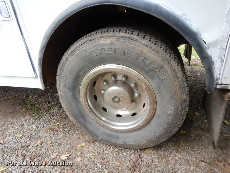 image for item DI7661 2000 Sterling L-Line  utility truck