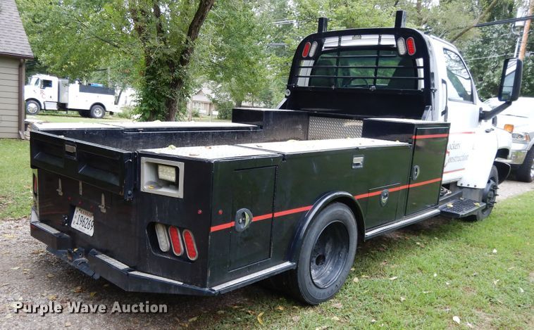 image for item DI7662 2006 GMC C4500  flatbed truck