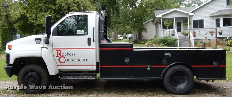 image for item DI7662 2006 GMC C4500  flatbed truck