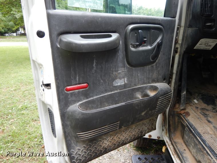 image for item DI7662 2006 GMC C4500  flatbed truck