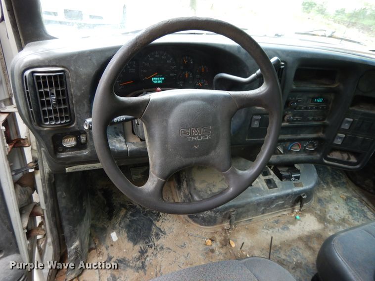 image for item DI7662 2006 GMC C4500  flatbed truck