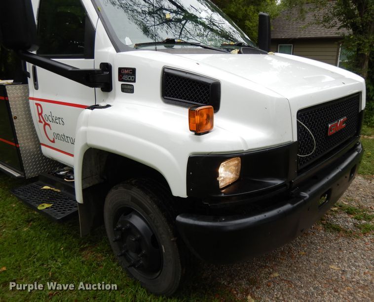 image for item DI7662 2006 GMC C4500  flatbed truck