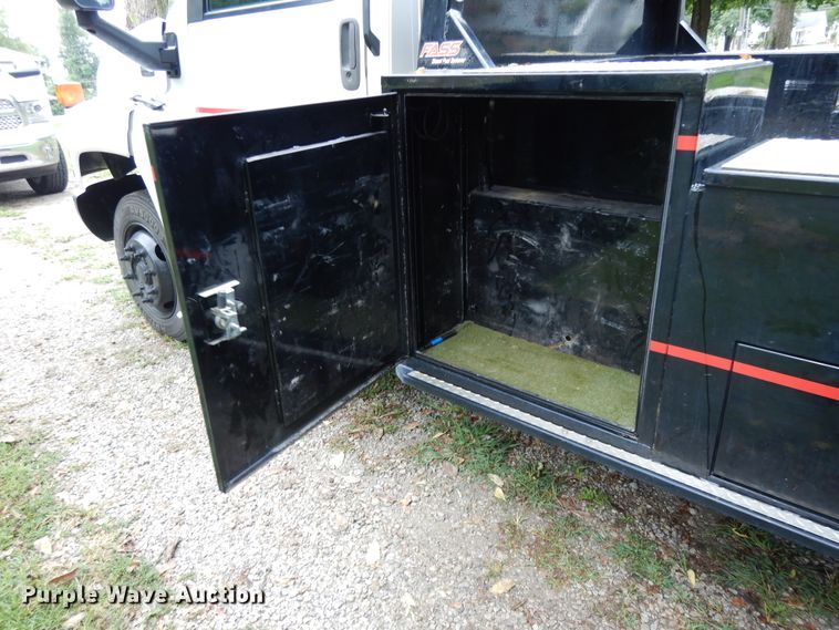 image for item DI7662 2006 GMC C4500  flatbed truck