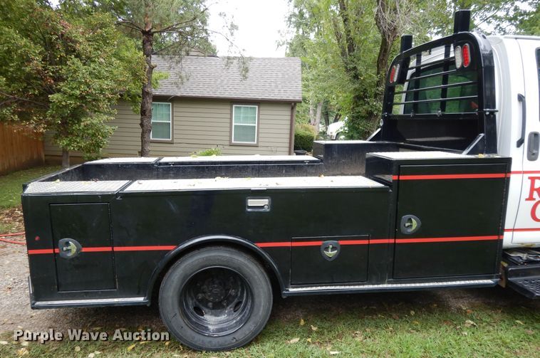 image for item DI7662 2006 GMC C4500  flatbed truck