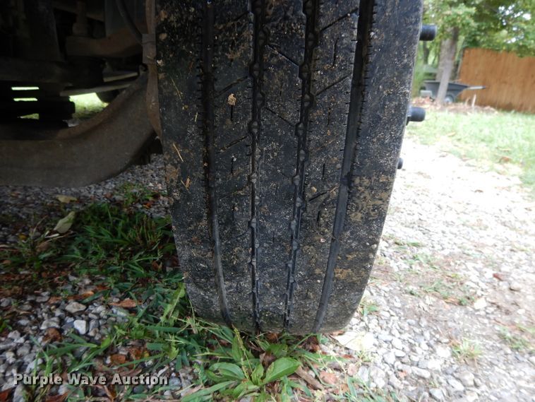 image for item DI7662 2006 GMC C4500  flatbed truck