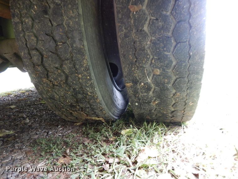 image for item DI7662 2006 GMC C4500  flatbed truck