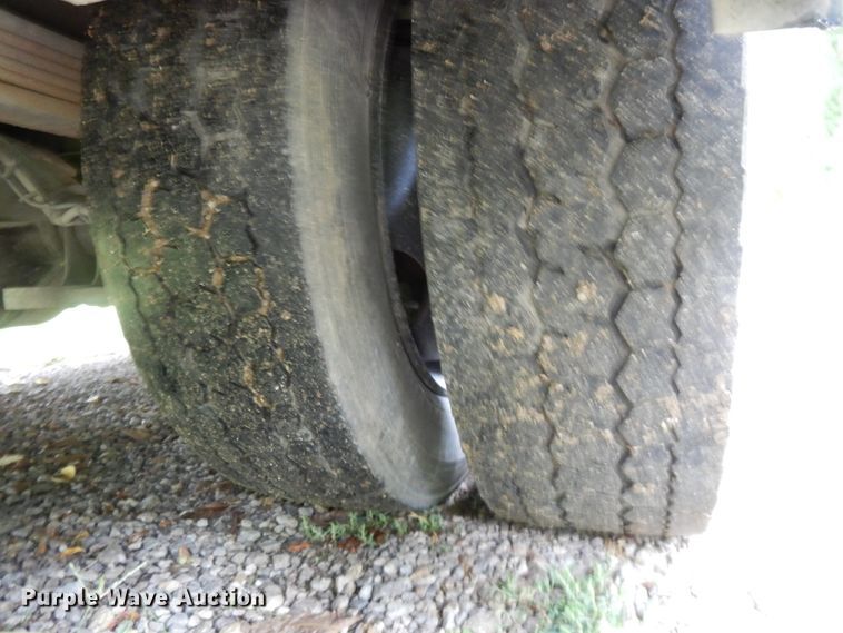 image for item DI7662 2006 GMC C4500  flatbed truck