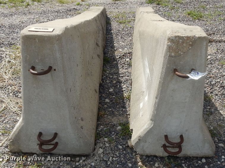 image for item DI7689 (2) tapered concrete barriers