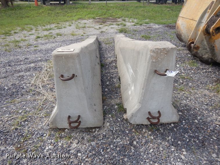 image for item DI7689 (2) tapered concrete barriers
