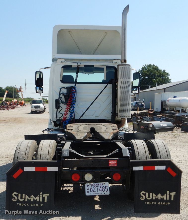 image for item DI8261 2012 International 8600  semi truck