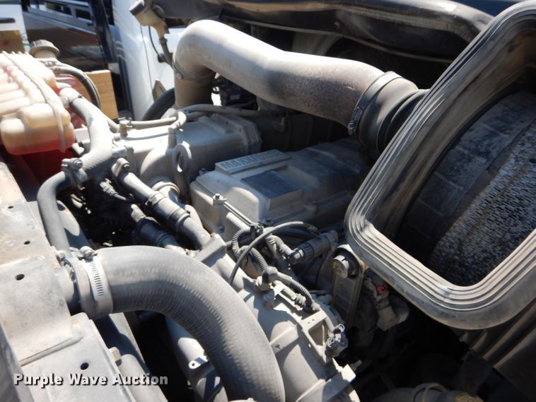 image for item DI8261 2012 International 8600  semi truck