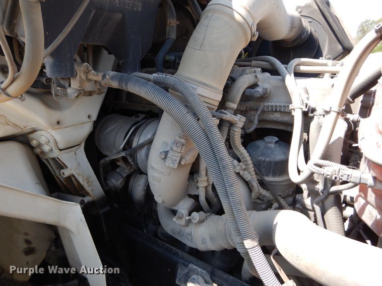 image for item DI8261 2012 International 8600  semi truck