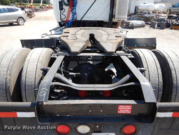 image for item DI8261 2012 International 8600  semi truck