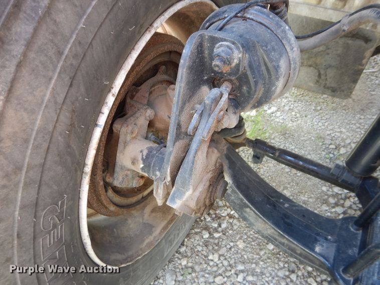 image for item DI8261 2012 International 8600  semi truck